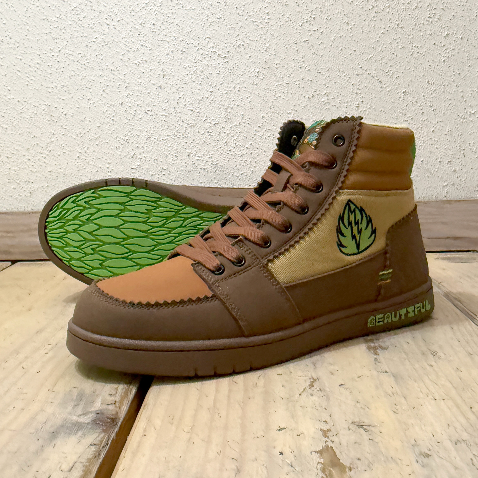SACRED TRAIL VEGAN BROWN (BIGFOOT MODEL) / BEAUTIFUL PLANET